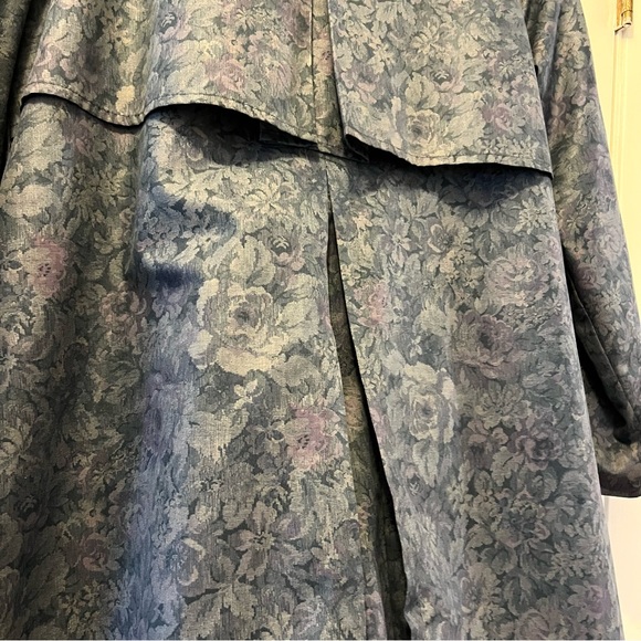 💜 Vintage London Fog Trench Coat Floral 1980s or 1990s Outerwear Great C… - Picture 6 of 15